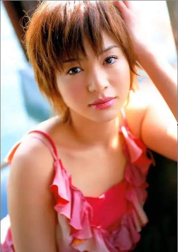 井川遥 照片,光影交织下的魅力瞬间